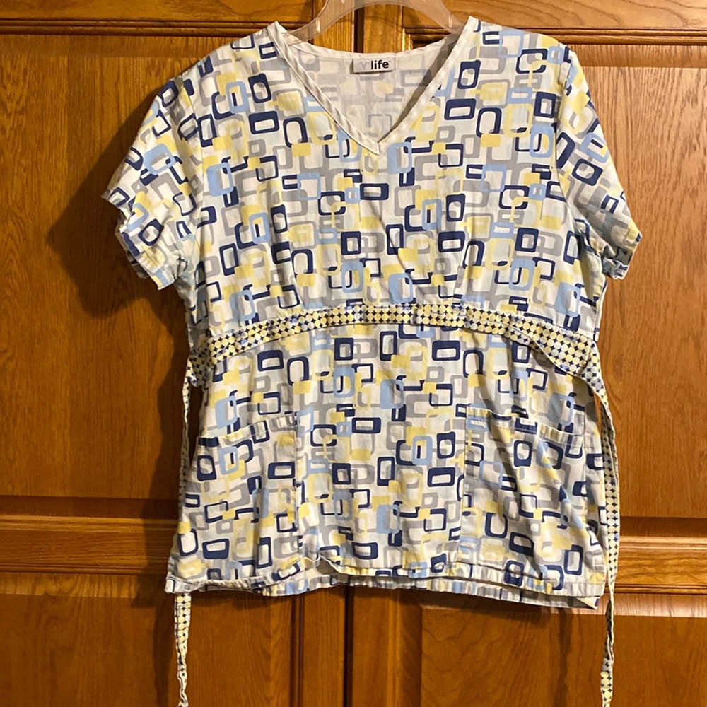 V Life Scrub Top. Good condition.